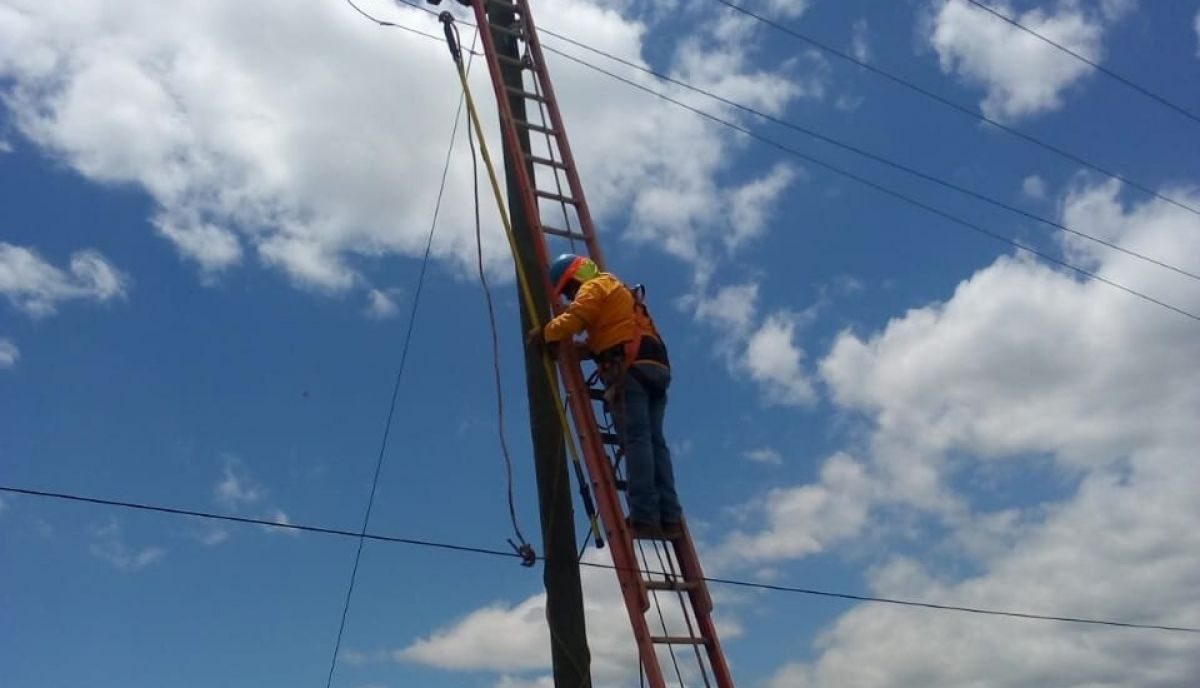 Por reconexión ilegal cortan comercio en Talanga